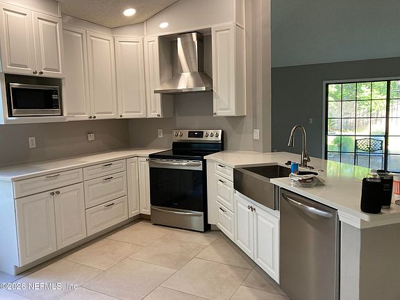 4th image of 8150 Loch Lomond Ln