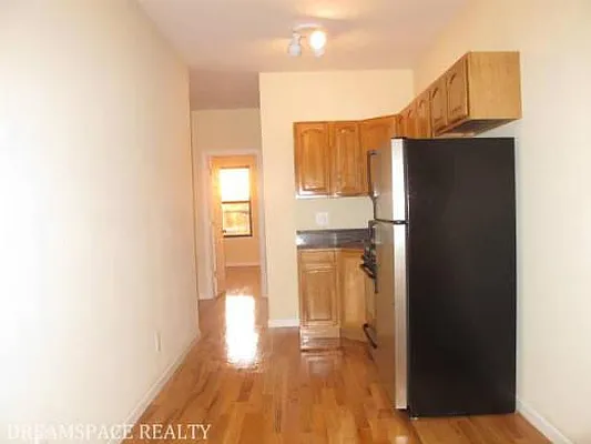 Rented by Dream Space Realty | media 8