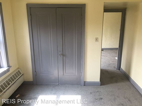 5th image of 2431 W Capitol Dr APT 205