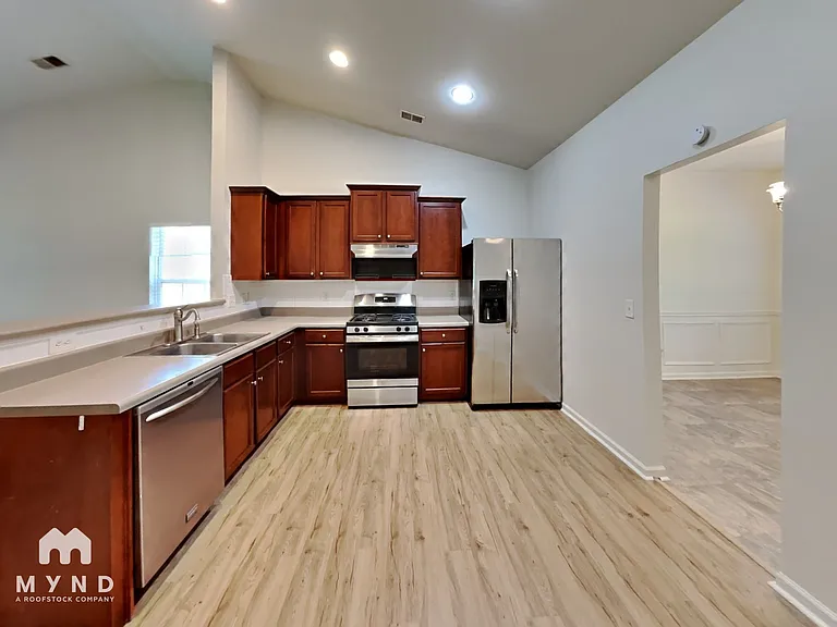 1297 Winwood Dr — Photo 4