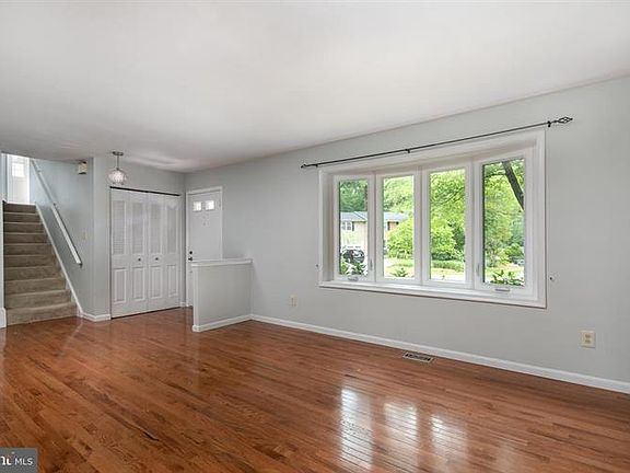 3rd image of 10169 Bessmer Ln