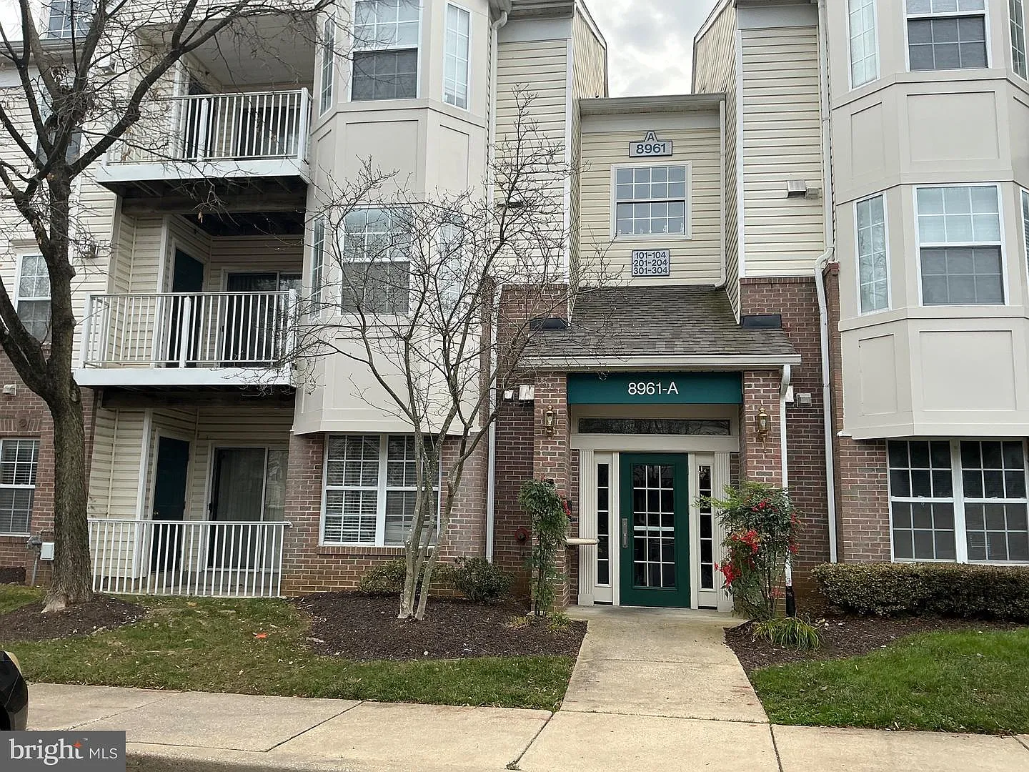 2 bed, 2.0 bath, 959 sqft, $2,195 — Photo 2