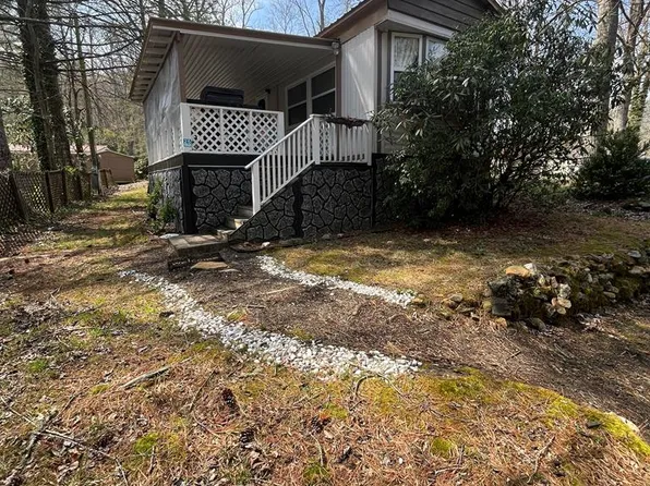22 Leisure Woods Ln, Hiawassee, GA 30546
