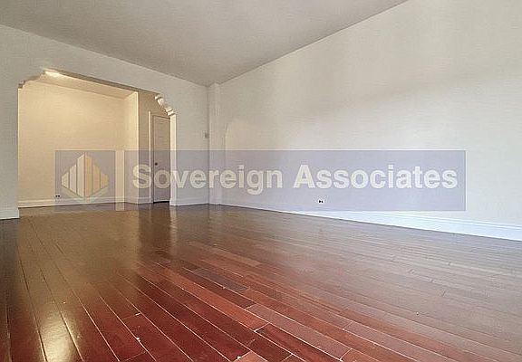 4th image of 30 Cooper St #6E