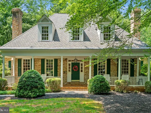 6008 Finchingfield Rd, Warrenton, VA 20187