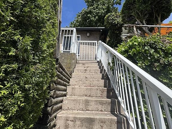 3rd image of 15181 Marine Dr