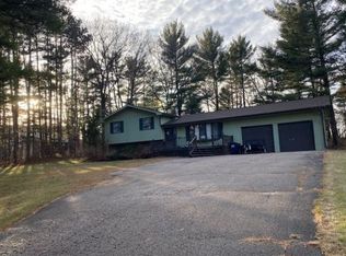 284 Meadowview Dr, Baraboo, WI 53913