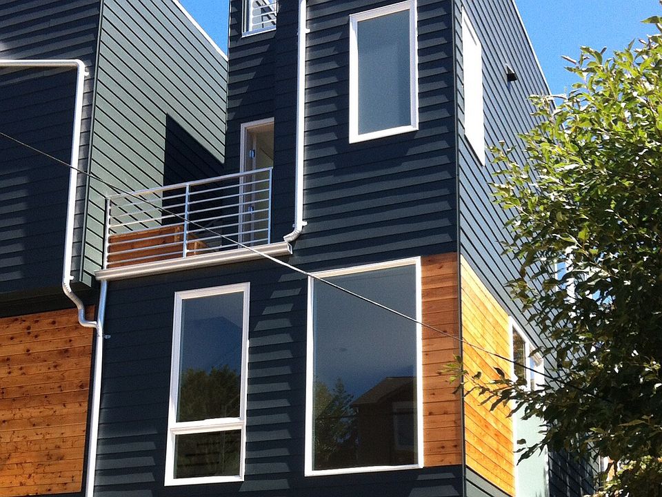 1st image of 3218C 21st Ave W