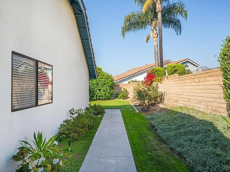 4739 Coronado Ln — Photo 4