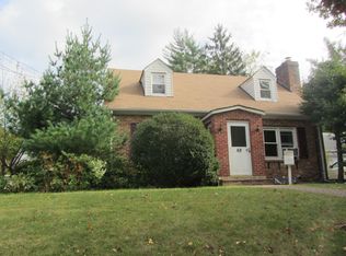68 Jayson Ave, Great Neck, NY 11021