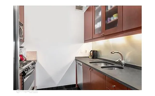 Rented by Douglas Elliman | media 19