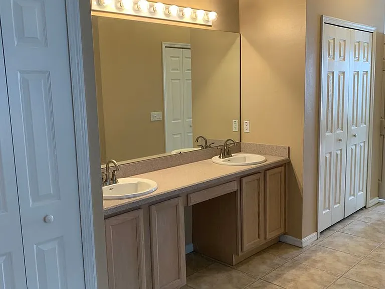 3044 Silver Palm Dr — Photo 16
