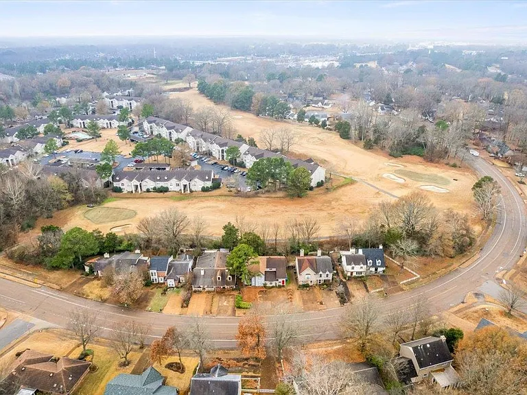 9281 Fletcher Trace Pkwy — Photo 4