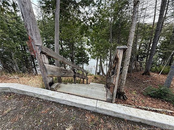 5th image of 15833 Undine Rd