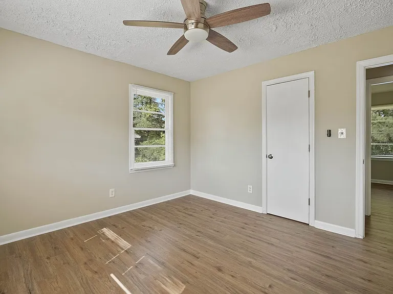 709 Shambrey St — Photo 17