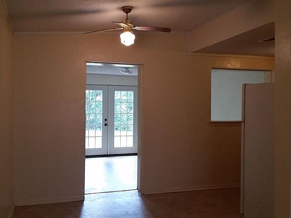 4th image of 5 Gentian Dr