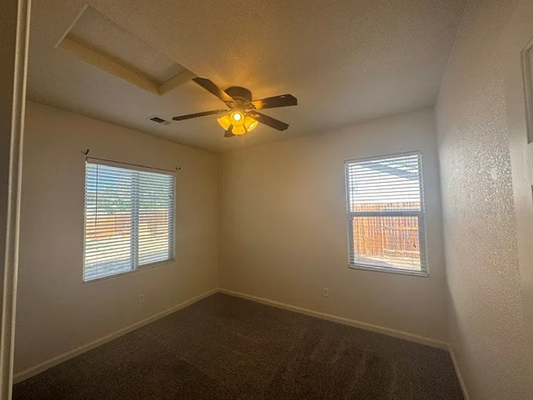 207 Harkin Cir — Photo 6