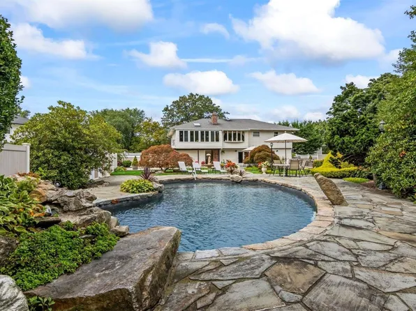 3 Olympia Court, East Northport, NY 11731