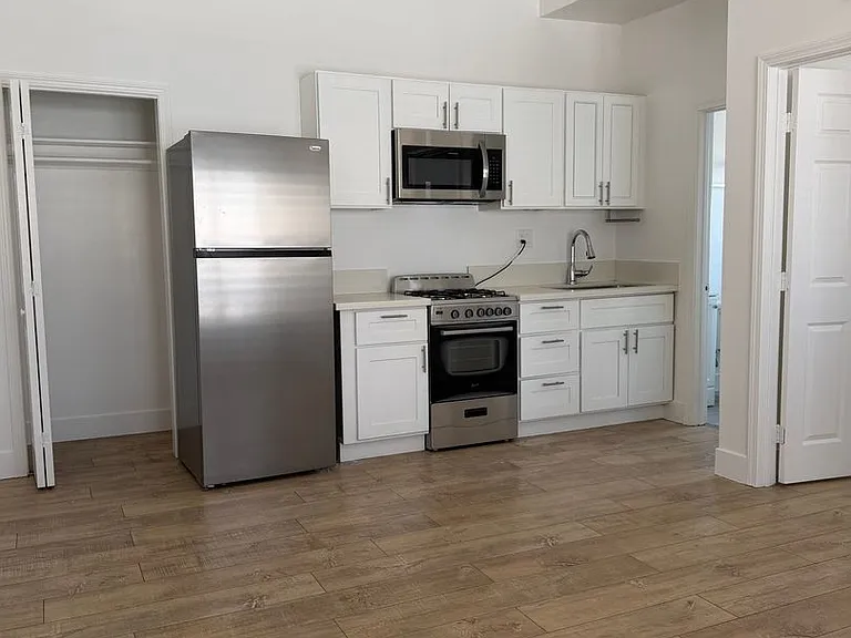 450 S Benton — Photo 5