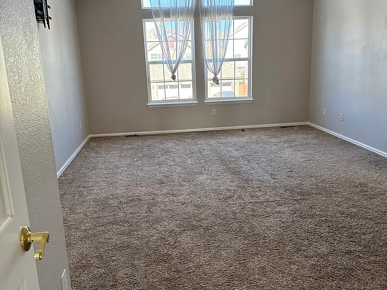 571 Fox Run Cir — Photo 12