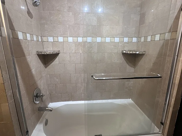 2800 Mayfield Rd — Photo 12