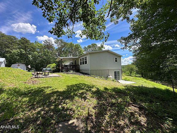3rd image of 1318 Pine Ridge Rd