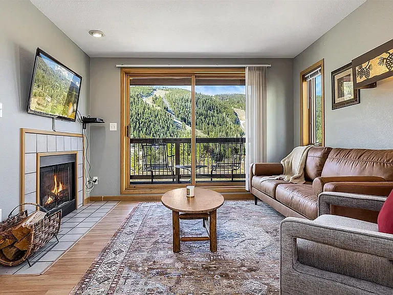 2 bed, 825 sqft, $3,750 — Photo 1