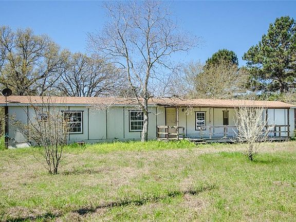 3rd image of 235 Southern Oaks Dr