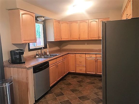 4th image of 309 SE 96th Ave