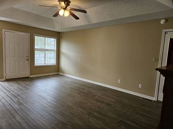 3rd image of 705 Princeton Cir