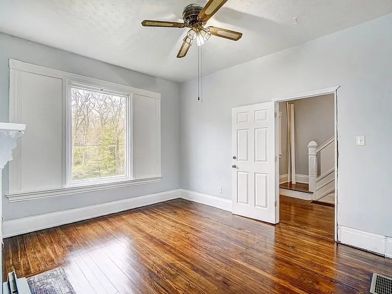 870 Rockdale Ave — Photo 9