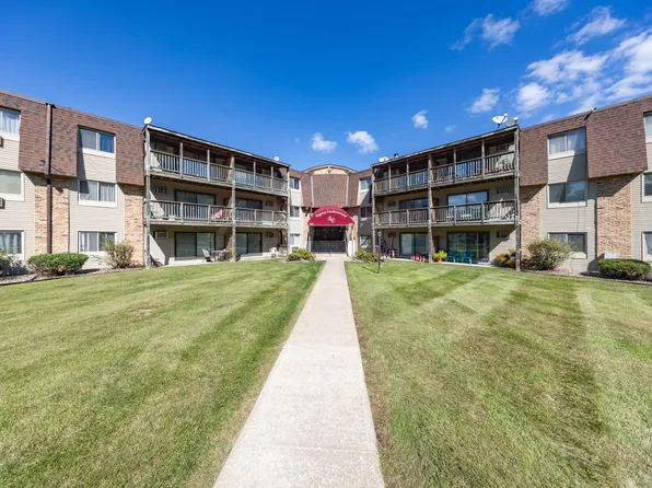 2007 E 122nd St APT B5, Burnsville, MN 55337