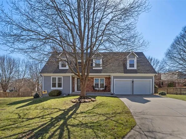 402 N Pinon St, Olathe, KS 66061