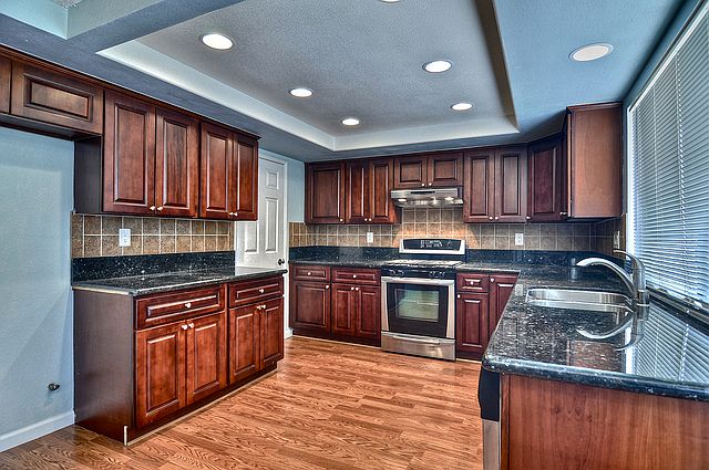 2nd image of 1638 Peacock Ln