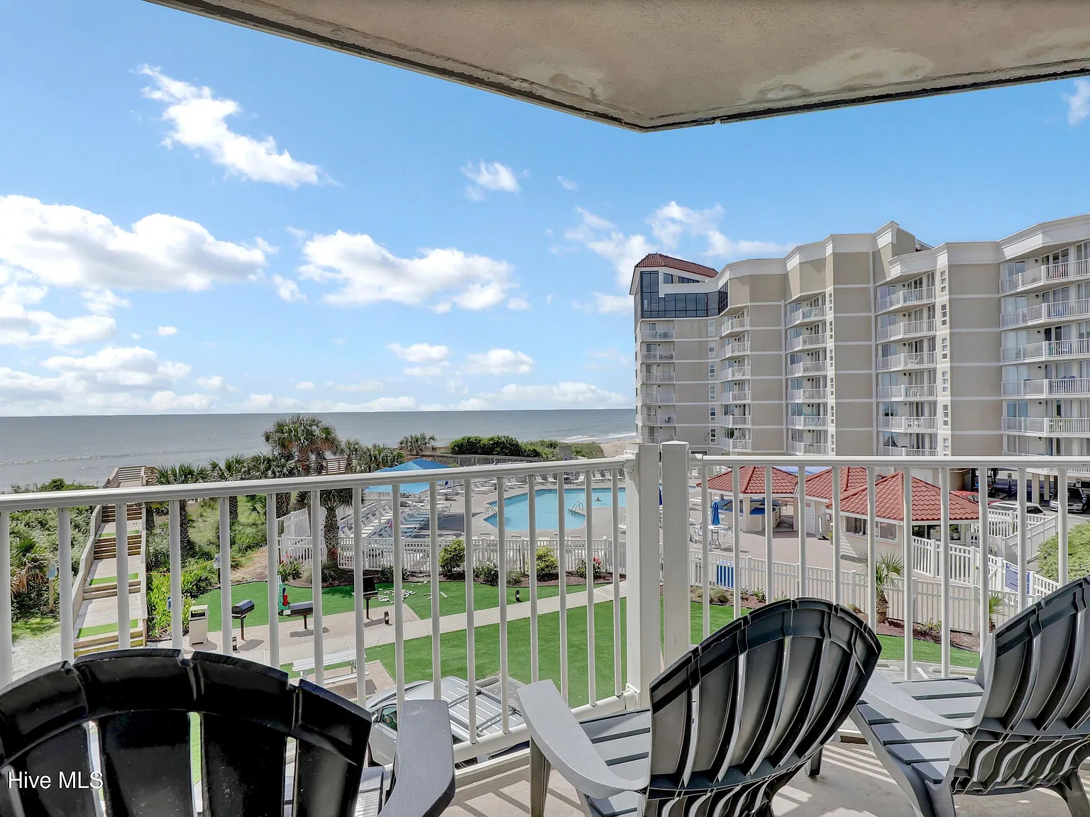 2 bed, 2.0 bath, 1010 sqft, $1,695 — Photo 3