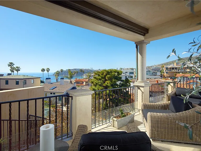 11 Emerald Bay — Photo 25