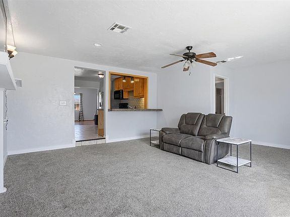 5th image of 124 Cameron Dr