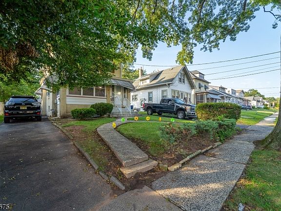 2nd image of 1251 Columbia Ave