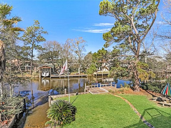2nd image of 3001 Camellia Dr