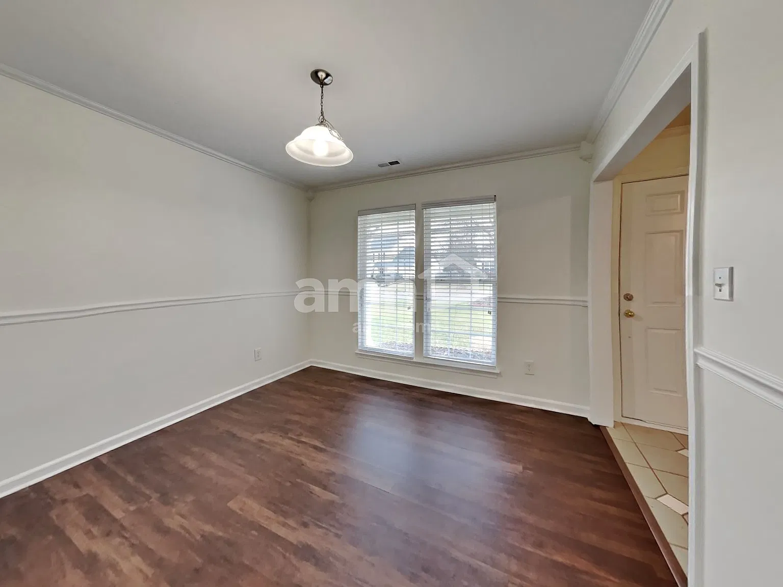 3 bed, 2.5 bath, 1448 sqft, $1,980 — Photo 4