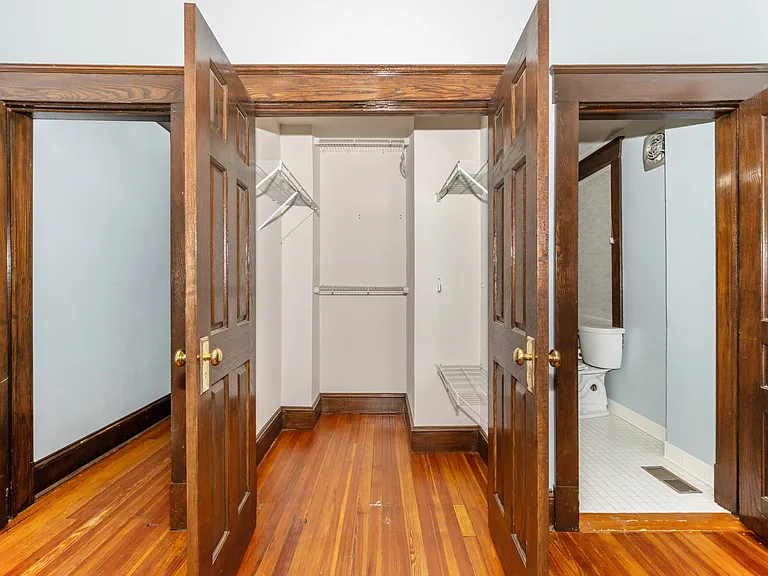 216 Washington St — Photo 10