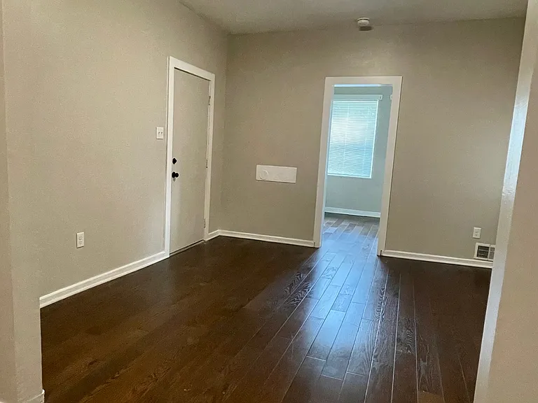 4117 Lafayette Ave #2W — Photo 3