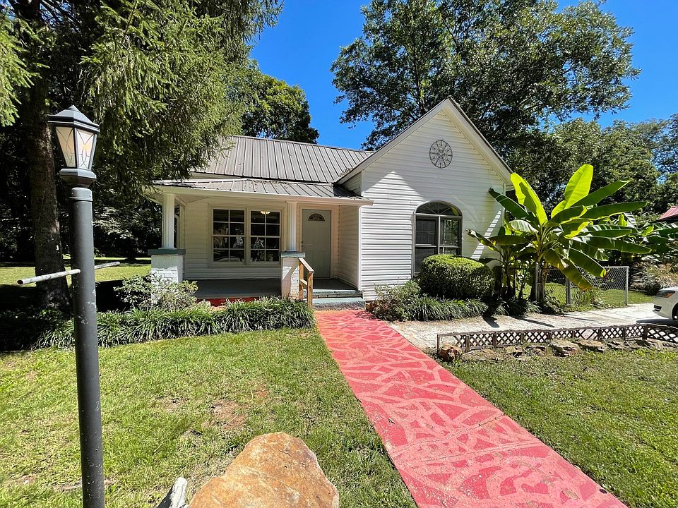 Welcome home! 609 S. High St