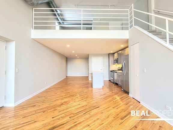 3rd image of 2320 N Damen Ave Ste 2E