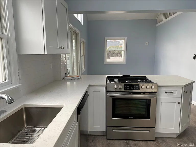 115 Barbara Rd — Photo 5