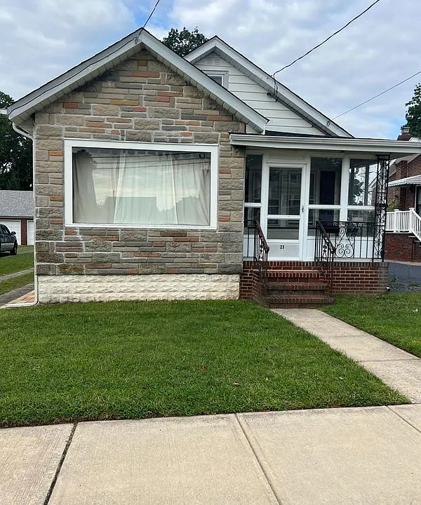 21 Pulaski Ave