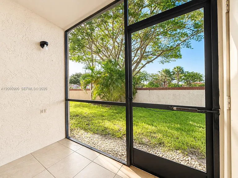 6585 Somerset Dr #103 — Photo 10