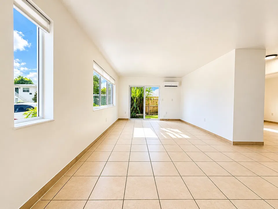 503 NE 82nd Ter #4