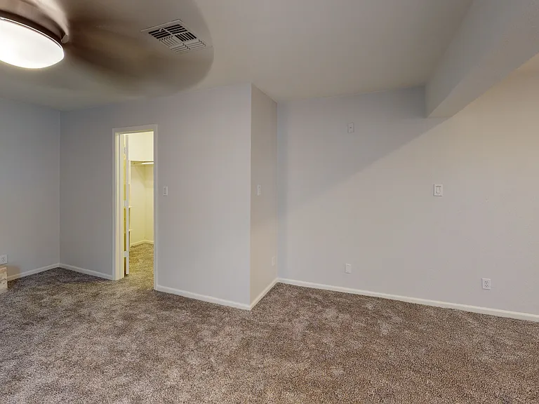 1206 E Redfield Rd #3 — Photo 17