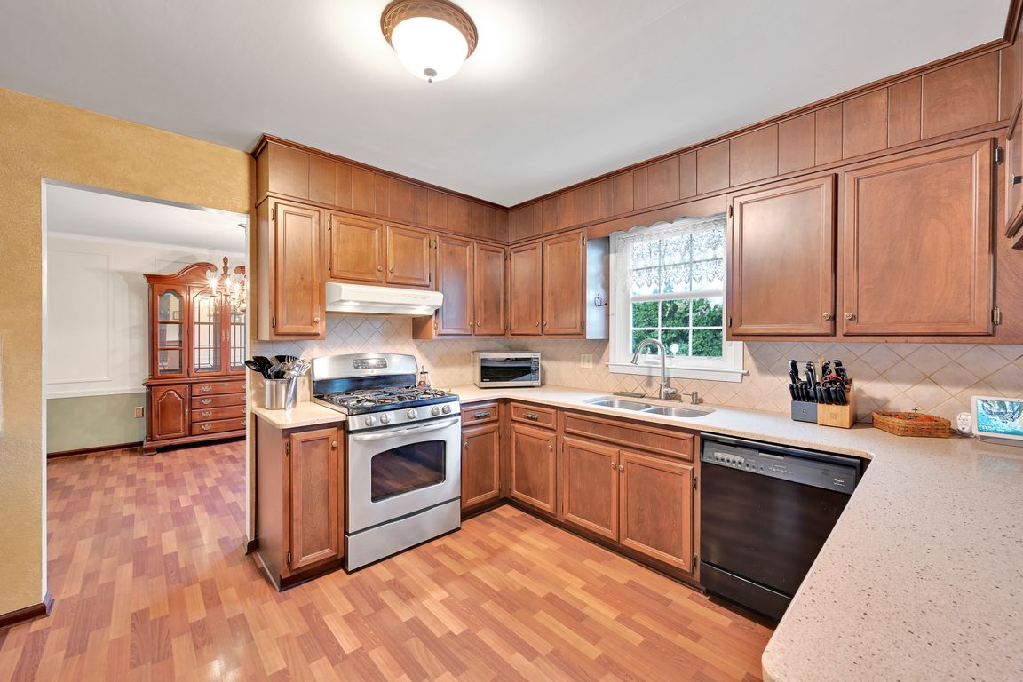13-Kitchen